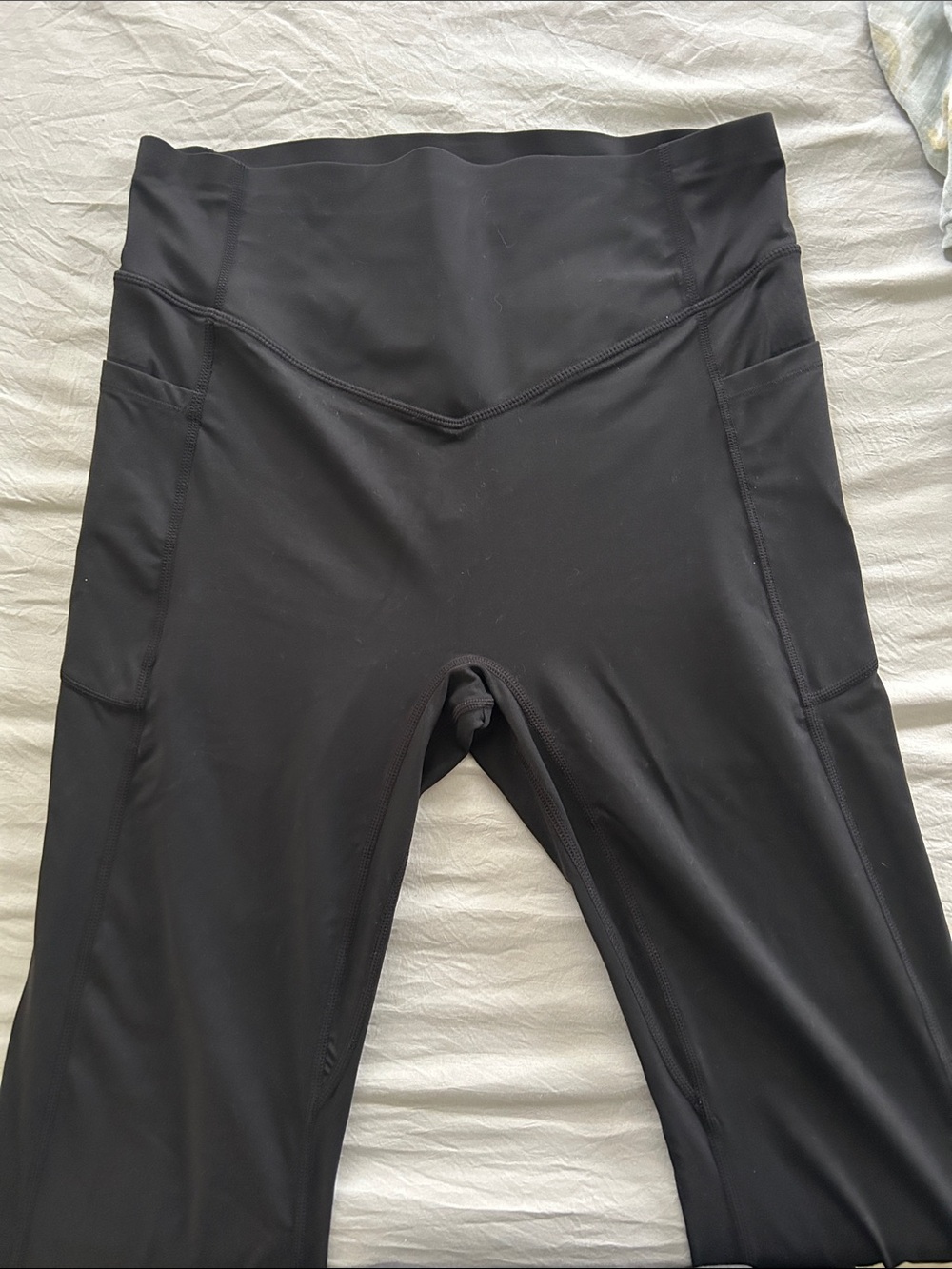 Halara lHigh-Waist Flare leggings - Picture 4 of 8